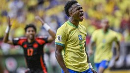 脚踝再次被晃没了